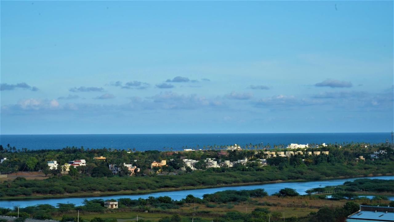 Novotel Chennai Sipcot المظهر الخارجي الصورة View of the town