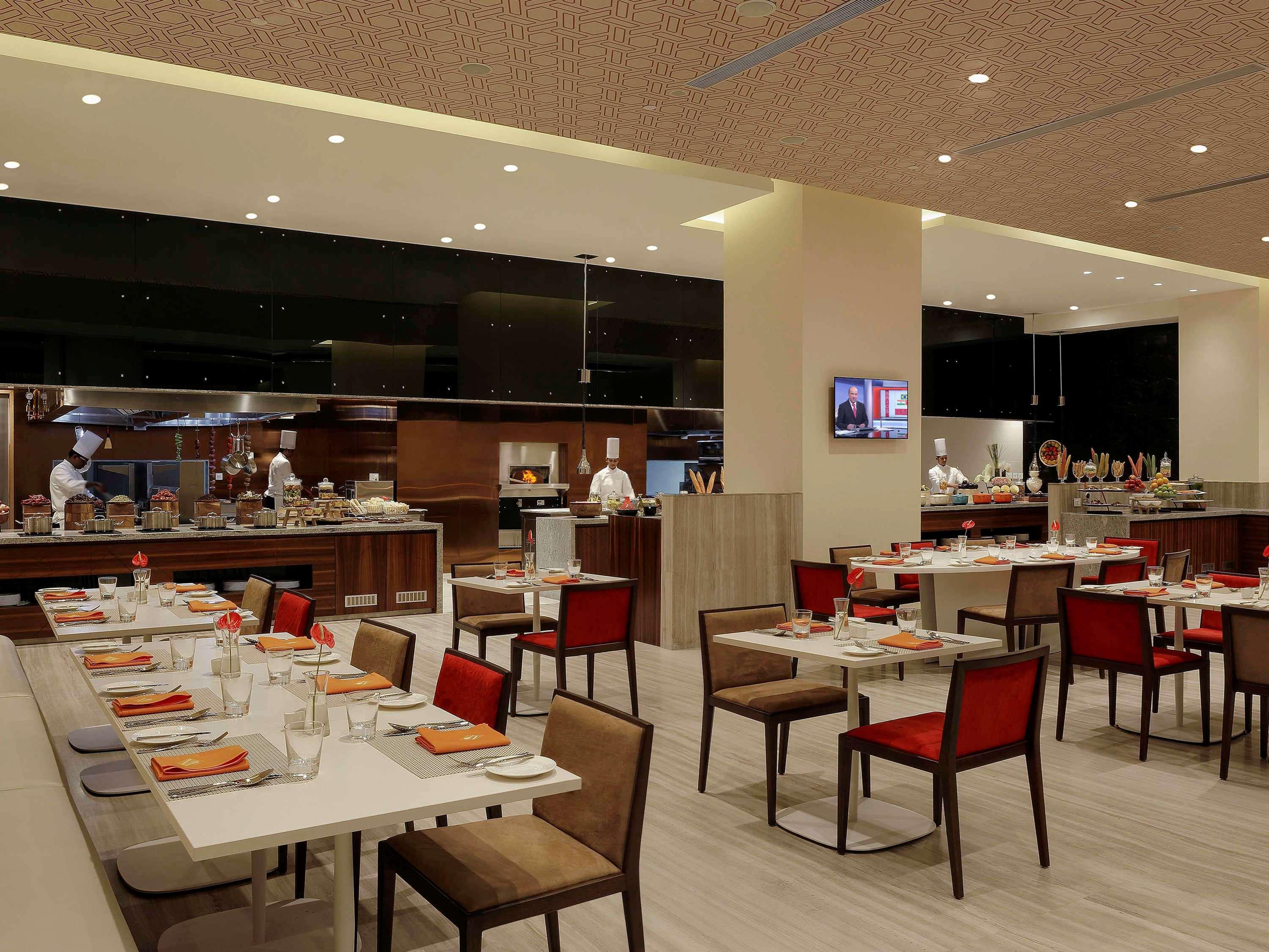 Novotel Chennai Sipcot المظهر الخارجي الصورة The restaurant