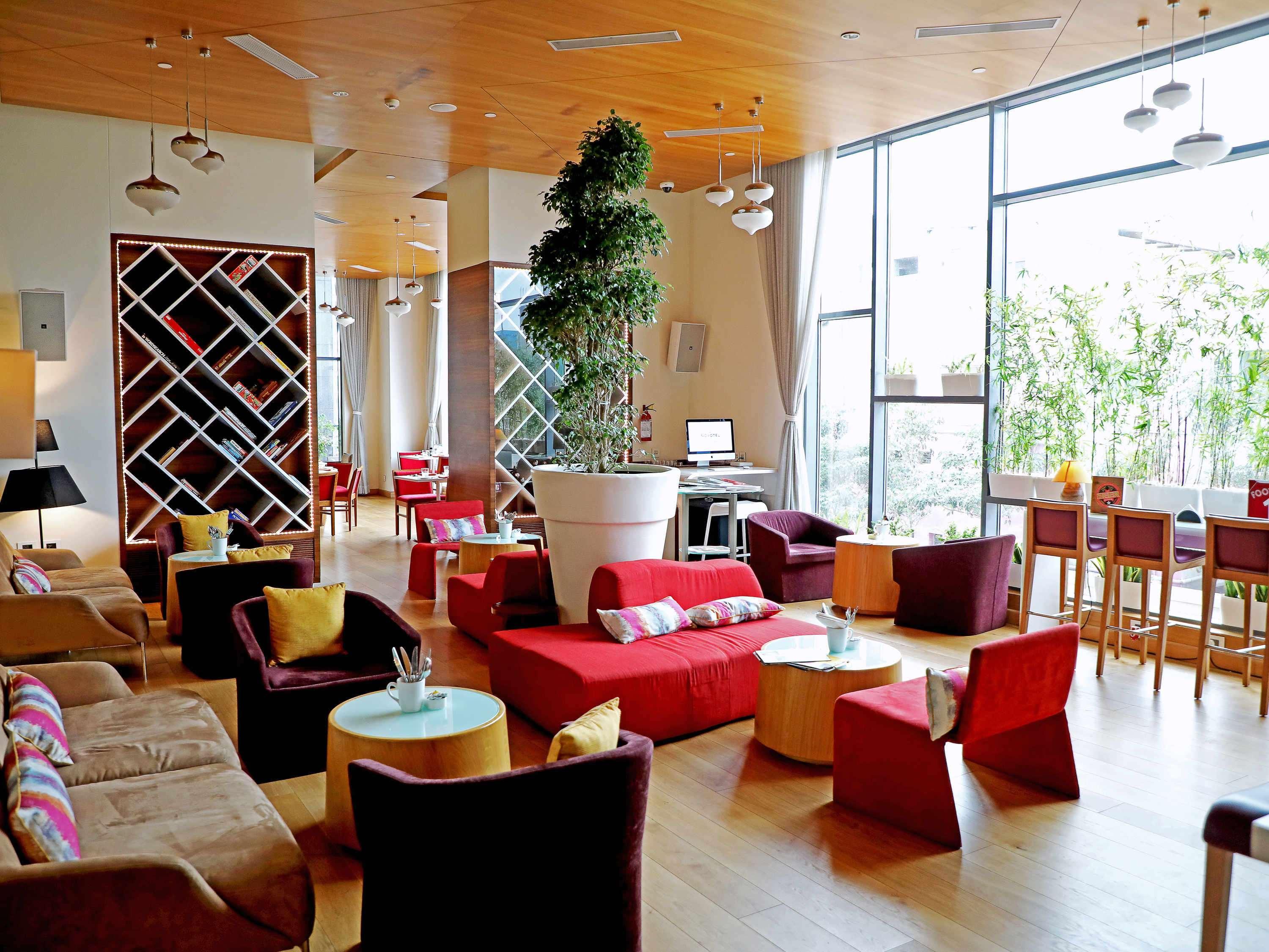 Novotel Chennai Sipcot المظهر الخارجي الصورة The lounge at the airport