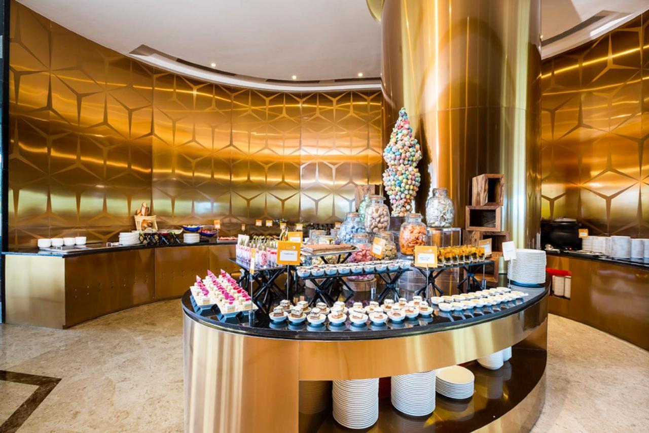 Novotel Chennai Sipcot المظهر الخارجي الصورة The buffet at the lobby