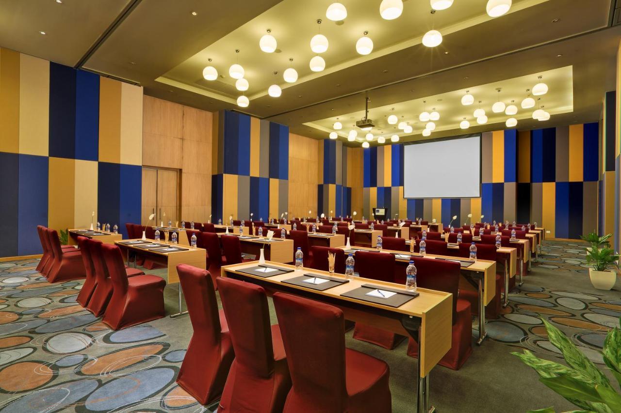 Novotel Chennai Sipcot المظهر الخارجي الصورة Meeting room