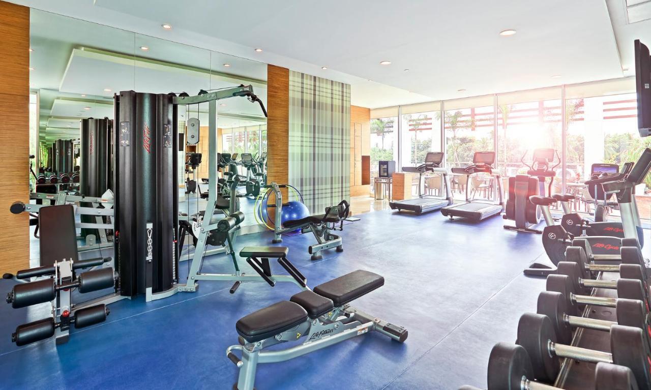Novotel Chennai Sipcot المظهر الخارجي الصورة The gym at the InterContinental
